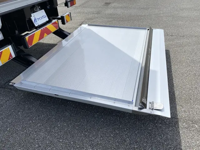 三菱 キャンター 2PG-FEB80(2WD)の写真11