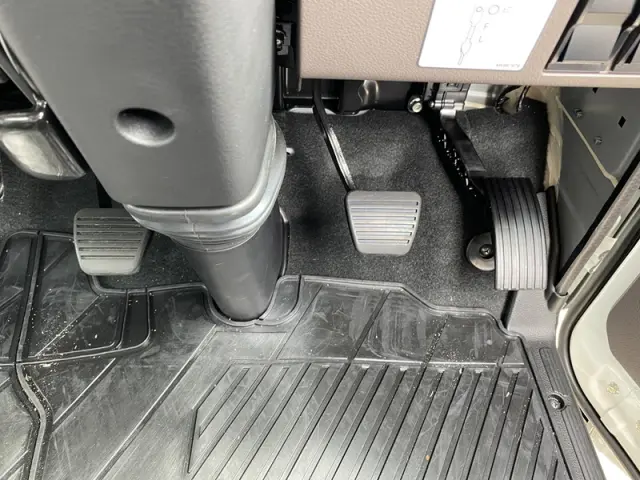 三菱 キャンター 2PG-FEB80(2WD)の写真19