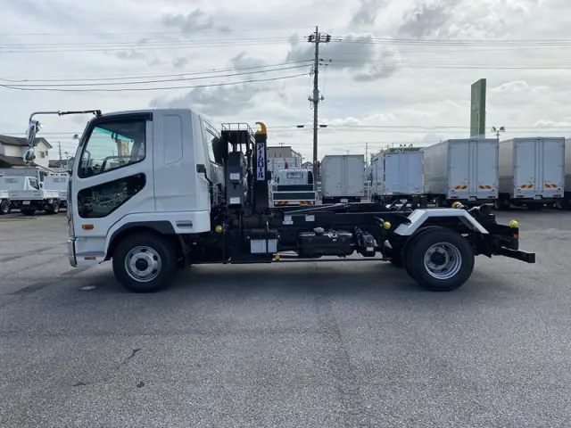 三菱 ファイター 2KG-FK62F(2WD)の写真4