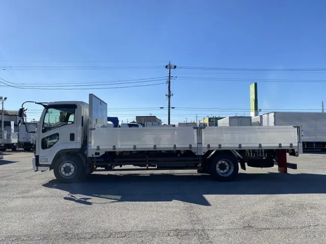 いすゞ フォワード 2RG-FTR90V4(2WD)の写真4