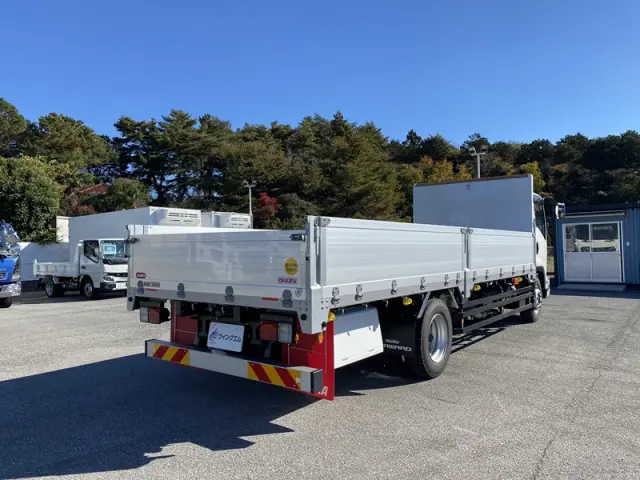 いすゞ フォワード 2RG-FTR90V4(2WD)の写真6