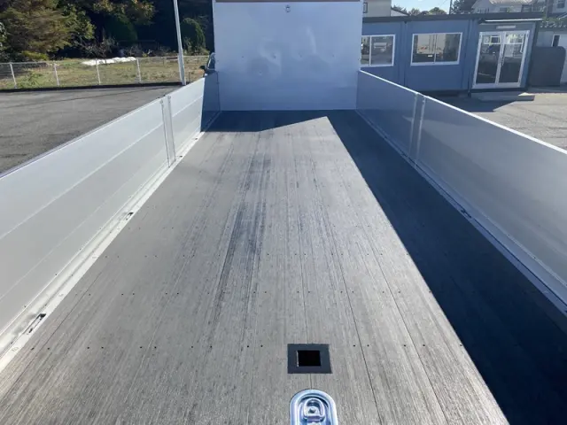 いすゞ フォワード 2RG-FTR90V4(2WD)の写真9