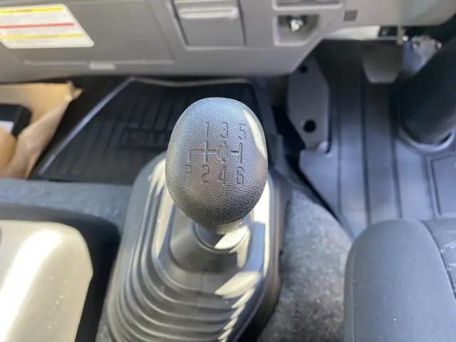 いすゞ フォワード 2RG-FTR90V4(2WD)の写真20