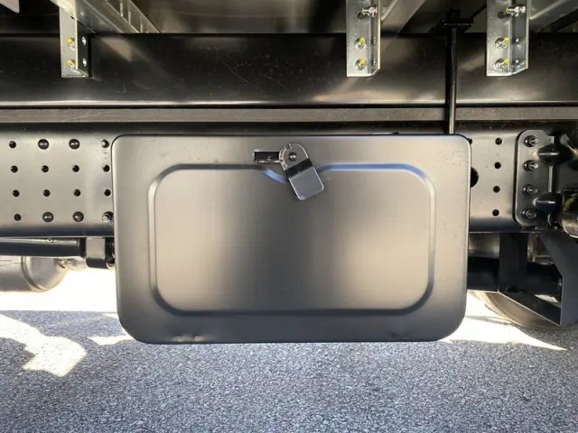 三菱 キャンター 2PG-FEB80(2WD)の写真12