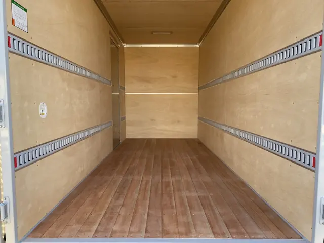 三菱 キャンター 2RG-FEAV0(2WD)の写真9