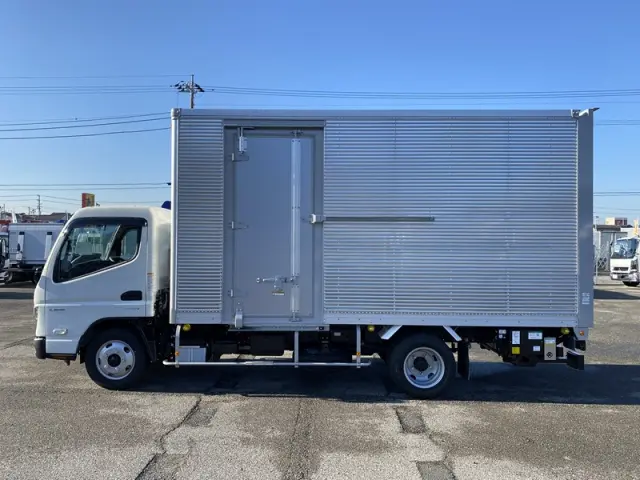 三菱 キャンター 2RG-FEAV0(2WD)の写真4