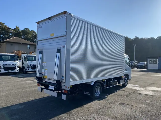 三菱 キャンター 2RG-FEAV0(2WD)の写真6