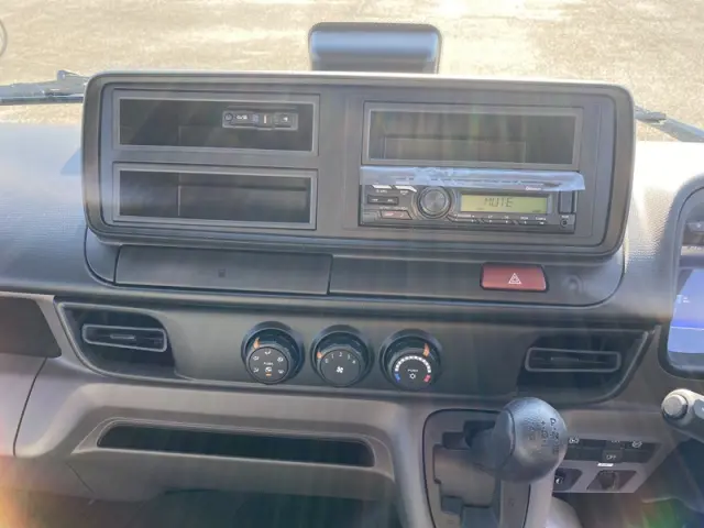 三菱 キャンター 2RG-FEAV0(2WD)の写真16