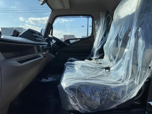 三菱 キャンター 2PG-FEB80(2WD)の写真16