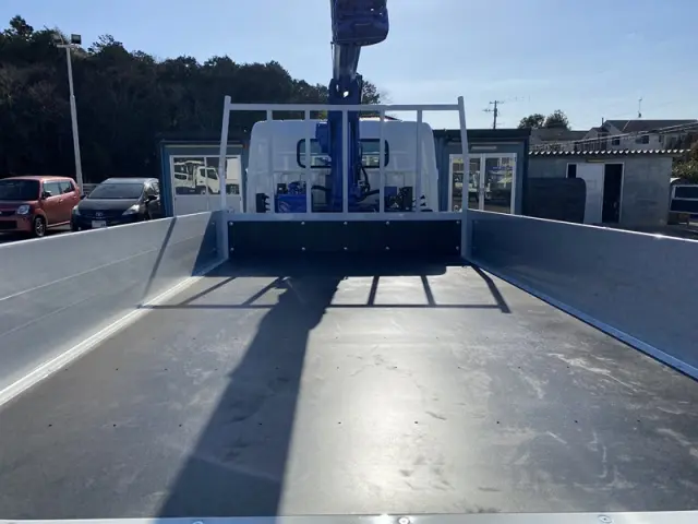 三菱 キャンター 2PG-FEB90(2WD)の写真9