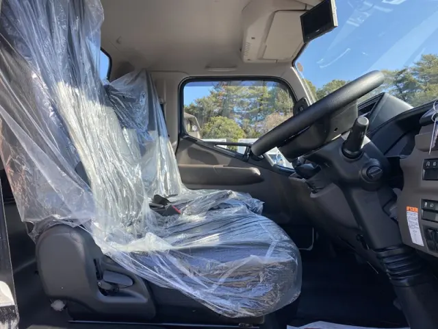 三菱 キャンター 2PG-FEB90(2WD)の写真15