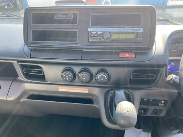 三菱 キャンター 2PG-FEB90(2WD)の写真17