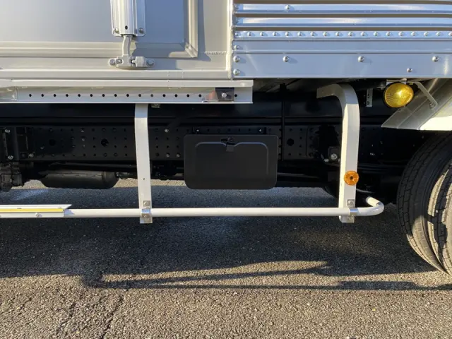 三菱 キャンター 2RG-FEAV0(2WD)の写真10