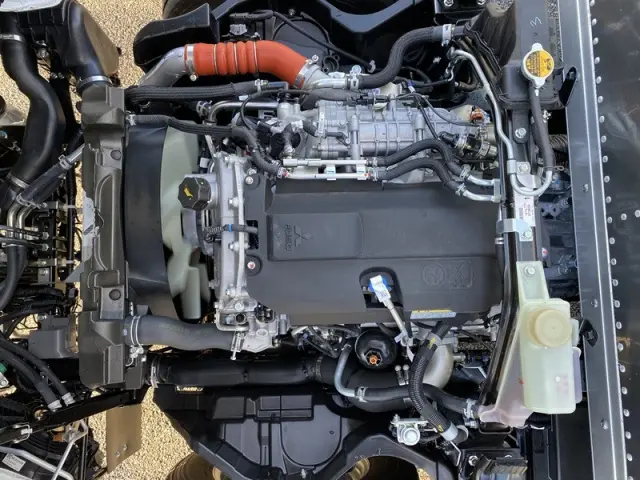 三菱 キャンター 2RG-FEAV0(2WD)の写真12