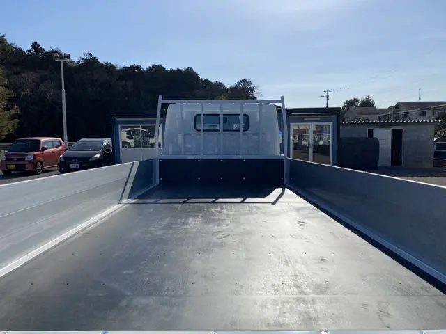 三菱 キャンター 2PG-FEB90(2WD)の写真9