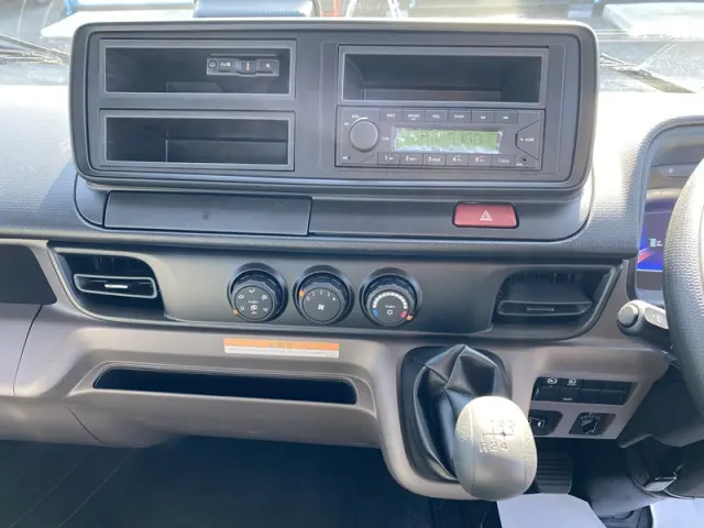 三菱 キャンター 2PG-FEB90(2WD)の写真17