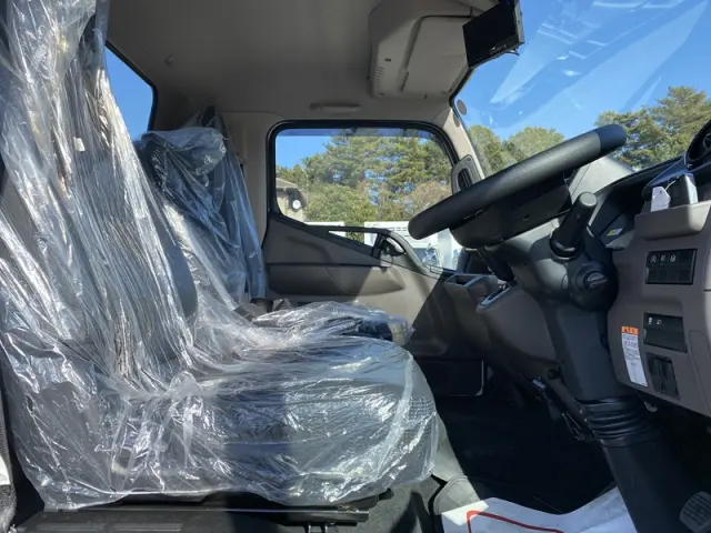 三菱 キャンター 2RG-FEB90(2WD)の写真15