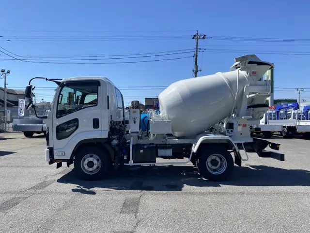 いすゞ フォワード 2PG-FRR90S4(2WD)の写真4