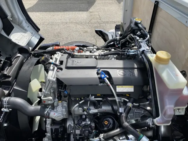 三菱 キャンター 2RG-FEAV0(2WD)の写真11