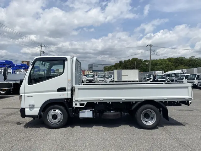 三菱 キャンター 2RG-FBA20(2WD)の写真4