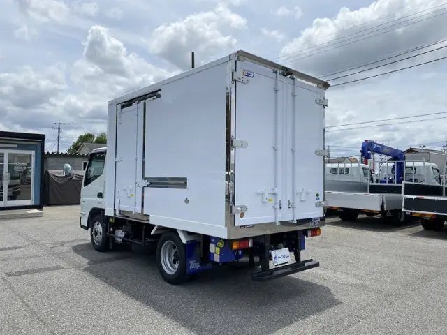 三菱 キャンター 2RG-FBAV0(2WD)の写真6