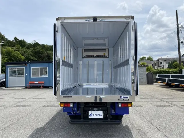 三菱 キャンター 2RG-FBAV0(2WD)の写真9