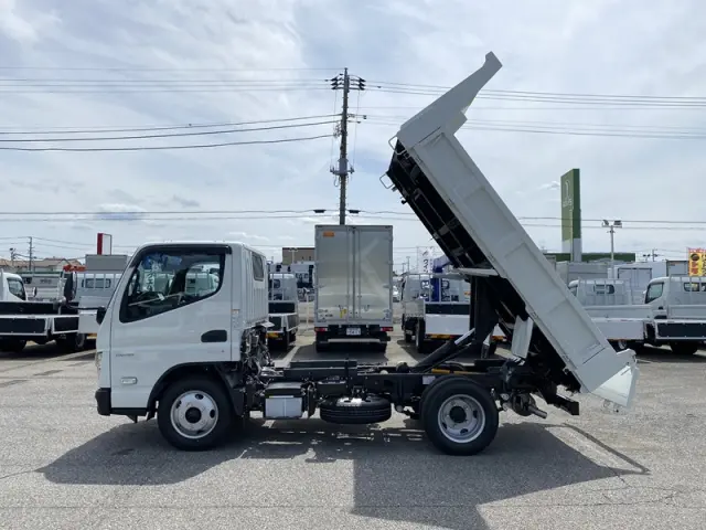 三菱 キャンター 2RG-FBA60(2WD)の写真4