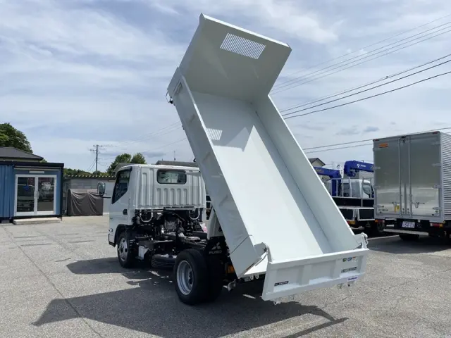 三菱 キャンター 2RG-FBA60(2WD)の写真6