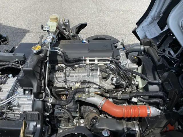 三菱 キャンター 2RG-FBA60(2WD)の写真9