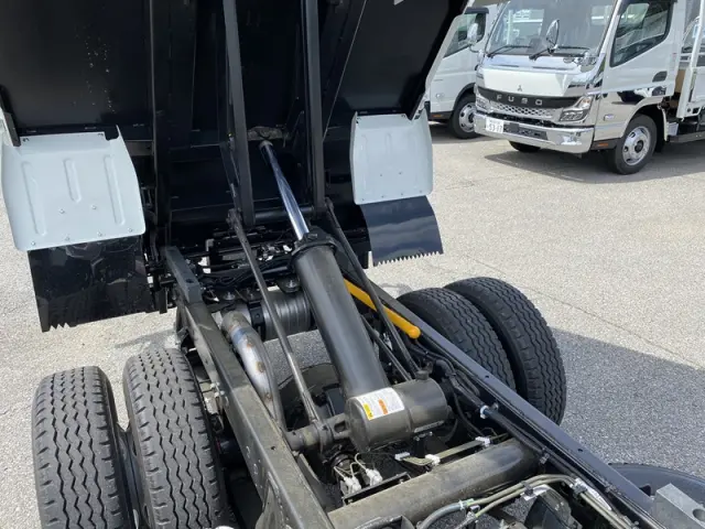 三菱 キャンター 2RG-FBA60(2WD)の写真12