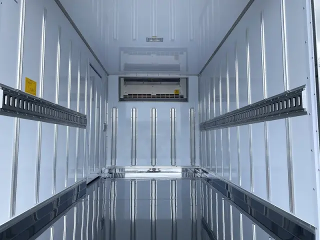 三菱 キャンター 2RG-FBAV0(2WD)の写真10