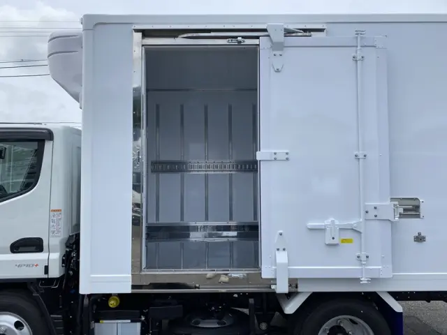 三菱 キャンター 2RG-FBAV0(2WD)の写真11