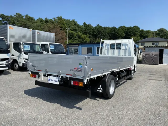 三菱 キャンター 2RG-FEAV0(2WD)の写真7