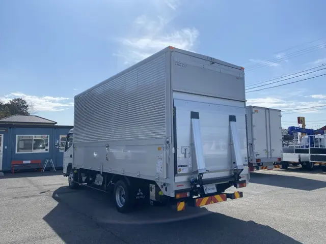 三菱 キャンター 2PG-FEB90(2WD)の写真6