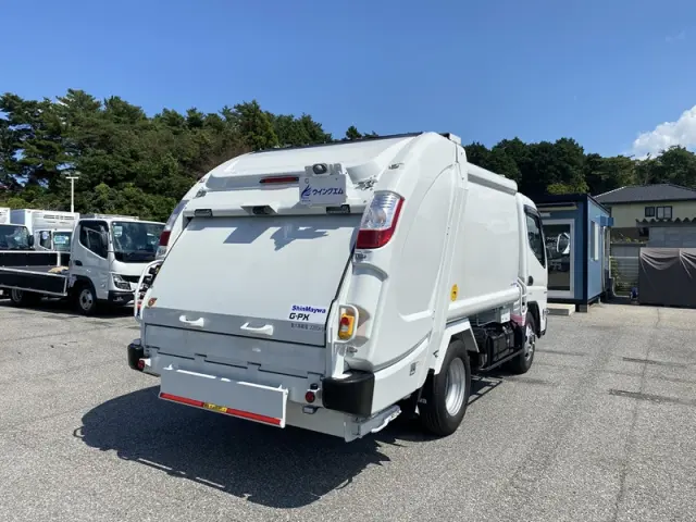 三菱 キャンター 2RG-FEAV0(2WD)の写真7
