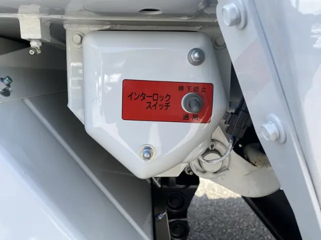 三菱 キャンター 2RG-FEAV0(2WD)の写真10