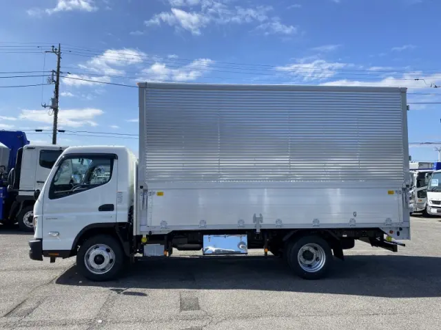 三菱 キャンター 2PG-FEB90(2WD)の写真4