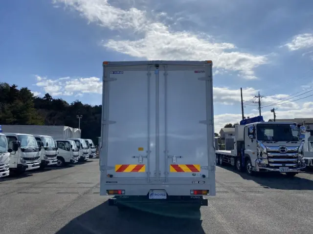 三菱 キャンター 2PG-FEB90(2WD)の写真8