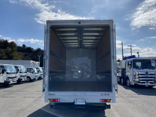 三菱 キャンター 2PG-FEB90(2WD)の写真9