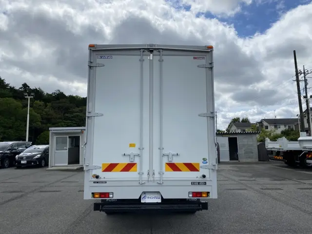 三菱 キャンター 2PG-FEB90(2WD)の写真8