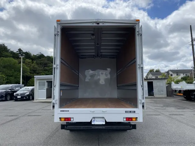 三菱 キャンター 2PG-FEB90(2WD)の写真9