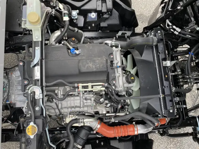 三菱 キャンター 2PG-FEB90(2WD)の写真13