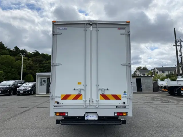 三菱 キャンター 2PG-FEB90(2WD)の写真8