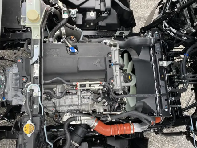 三菱 キャンター 2PG-FEB90(2WD)の写真12