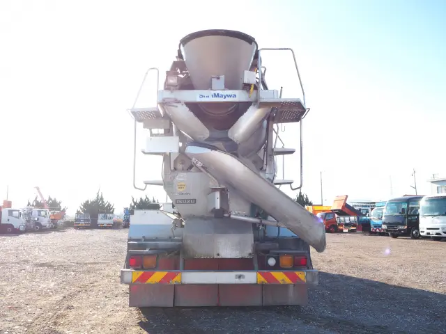 いすゞ ギガ QKG-CXZ77AT(6x4)の写真4