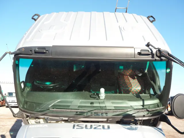 いすゞ ギガ QKG-CXZ77AT(6x4)の写真10
