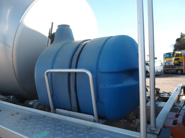 いすゞ ギガ QKG-CXZ77AT(6x4)の写真15