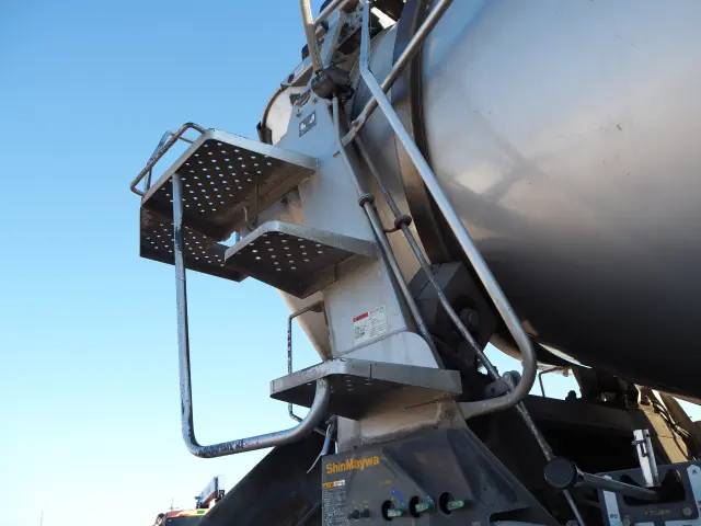 いすゞ ギガ QKG-CXZ77AT(6x4)の写真23