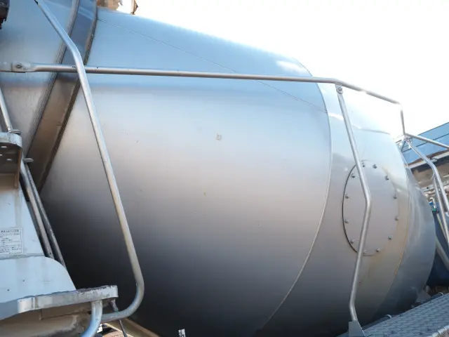 いすゞ ギガ QKG-CXZ77AT(6x4)の写真24