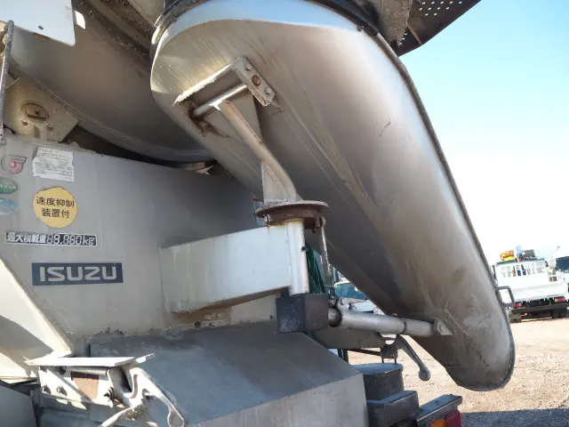 いすゞ ギガ QKG-CXZ77AT(6x4)の写真29